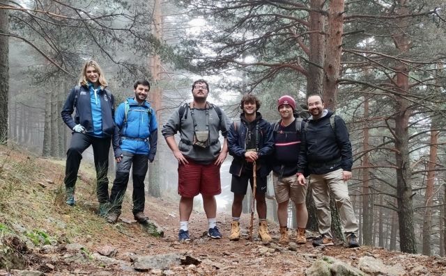 ALUMNOS DE COLEGIO MAYOR BARBERÁN Y COLLAR PARTICIPAN EN LA EXCURSIÓN AL PICO DE ABANTOS