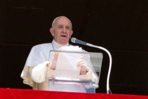 Ángelus: El verdadero amor de Dios se expresa en el amor al prójimo