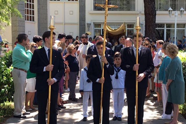 Celebración del Corpus Christi en la parroquia de la Armada en Madrid