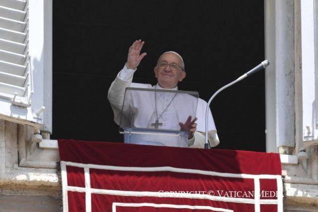 PAPA FRANCISCO ÁNGELUS Plaza de San Pedro Domingo, 26 de junio de 2022