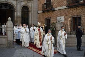 Monseñor Juan Antonio Aznárez toma posesión como Arzobispo Castrense de España